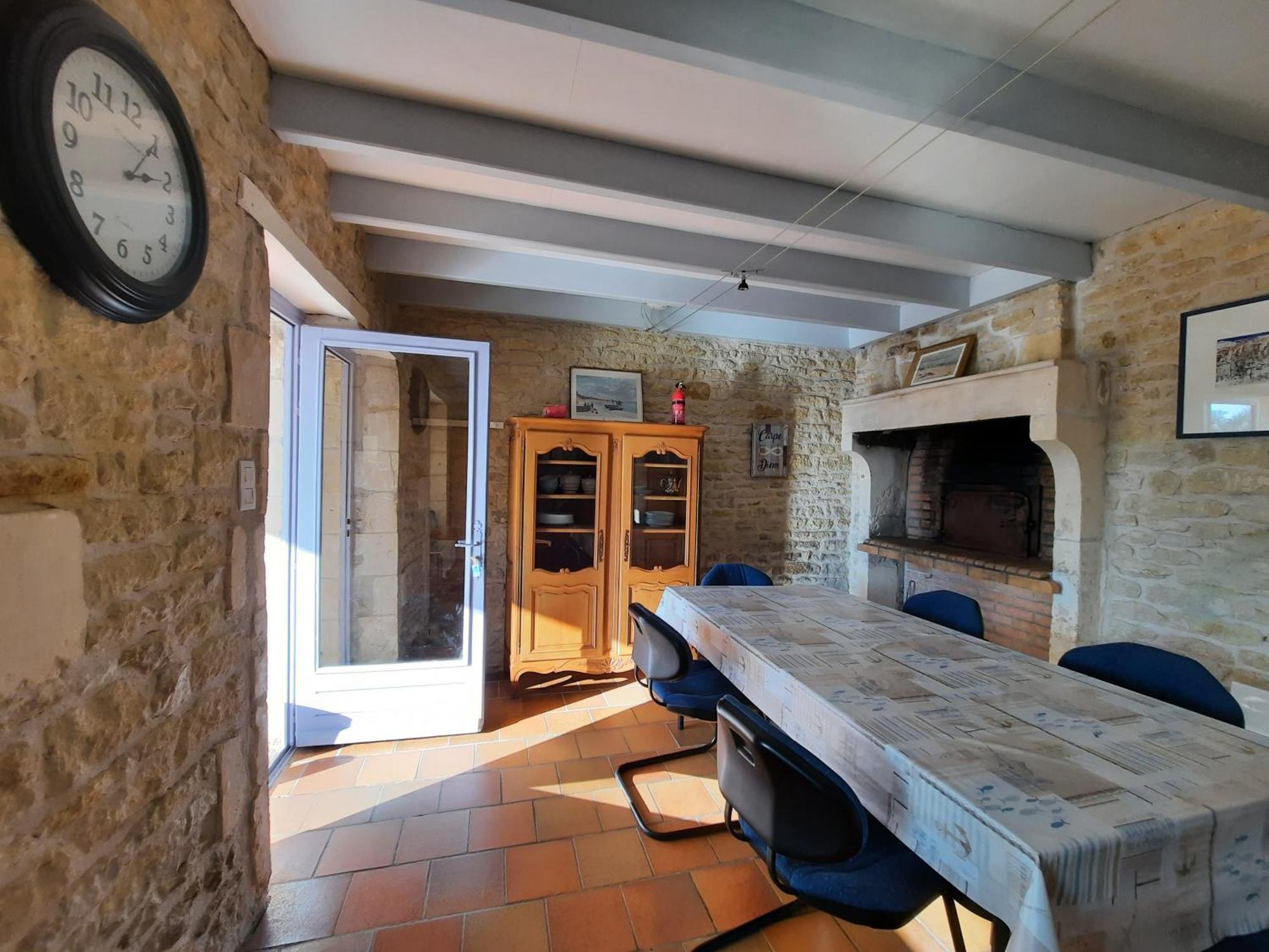 Domaine De Fontsauzine - Gites Et Chambre D'Hotes Genouille  Exteriör bild